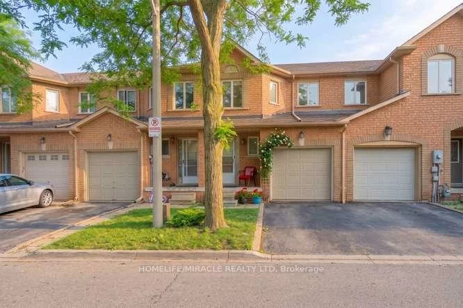 200, Cresthaven, Snelgrove, Brampton