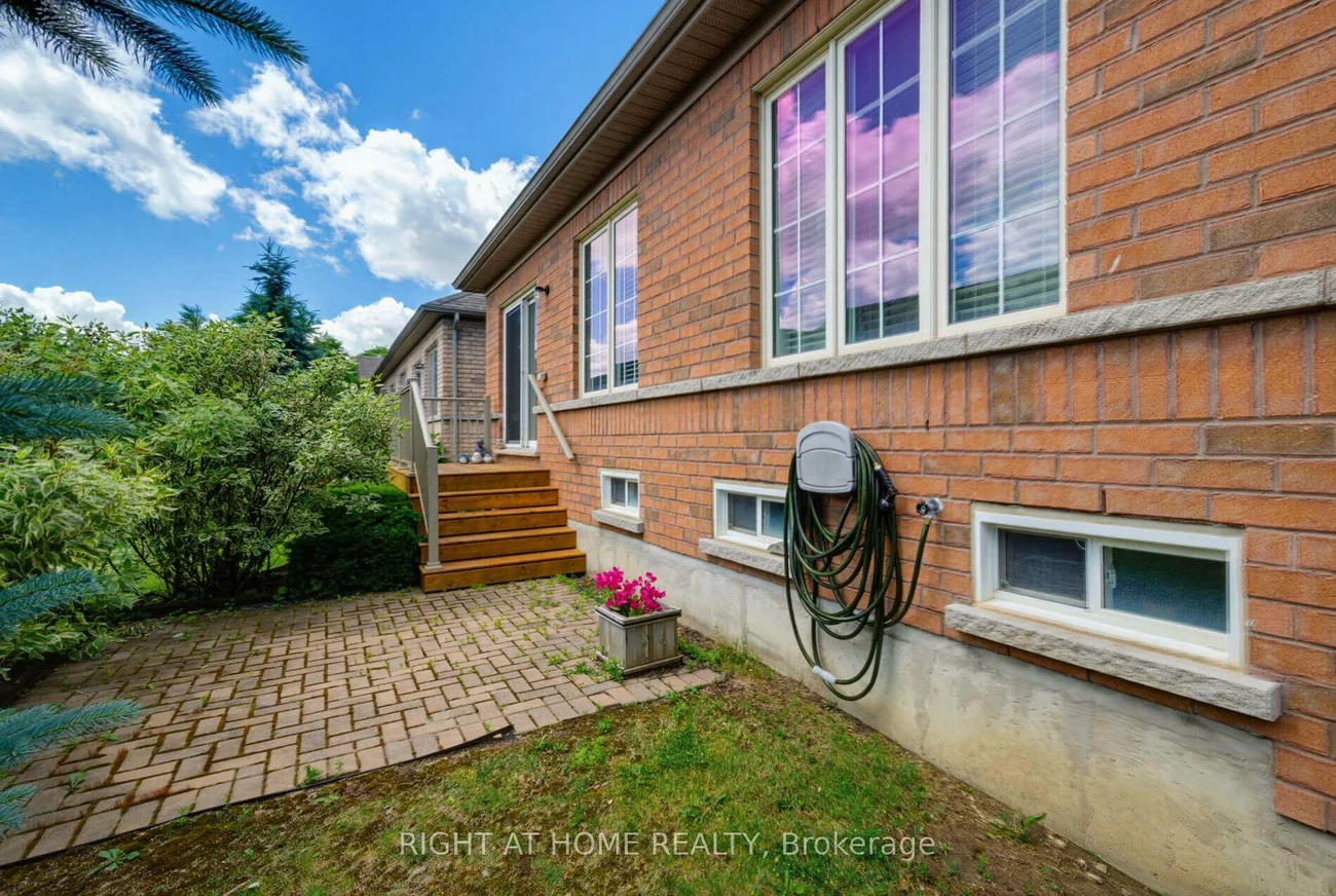 39, Lacorra, Sandringham-Wellington, Brampton