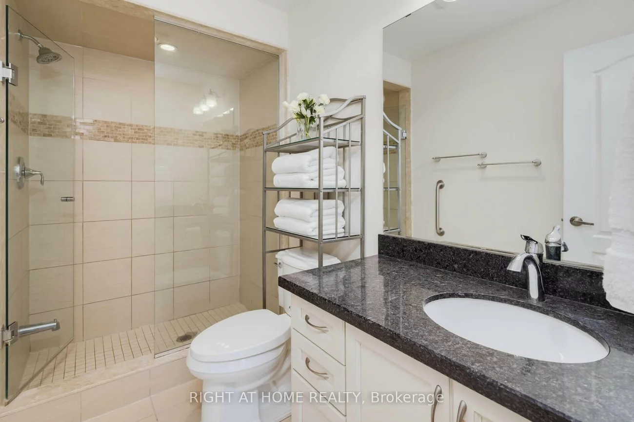 39, Lacorra, Sandringham-Wellington, Brampton