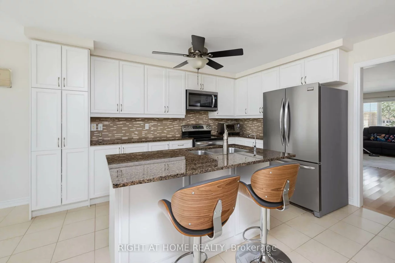 39, Lacorra, Sandringham-Wellington, Brampton