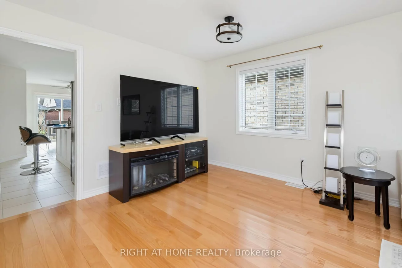 39, Lacorra, Sandringham-Wellington, Brampton