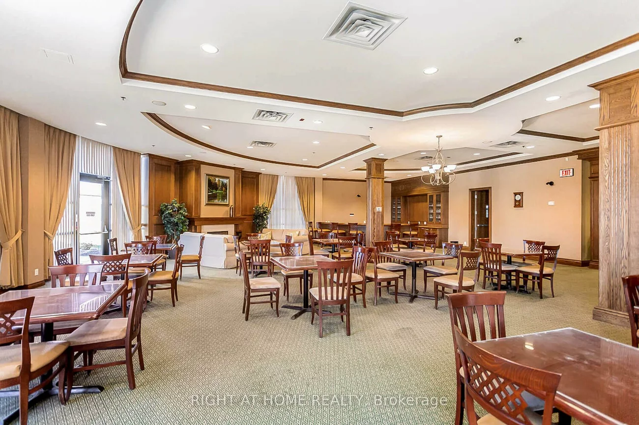 39, Lacorra, Sandringham-Wellington, Brampton