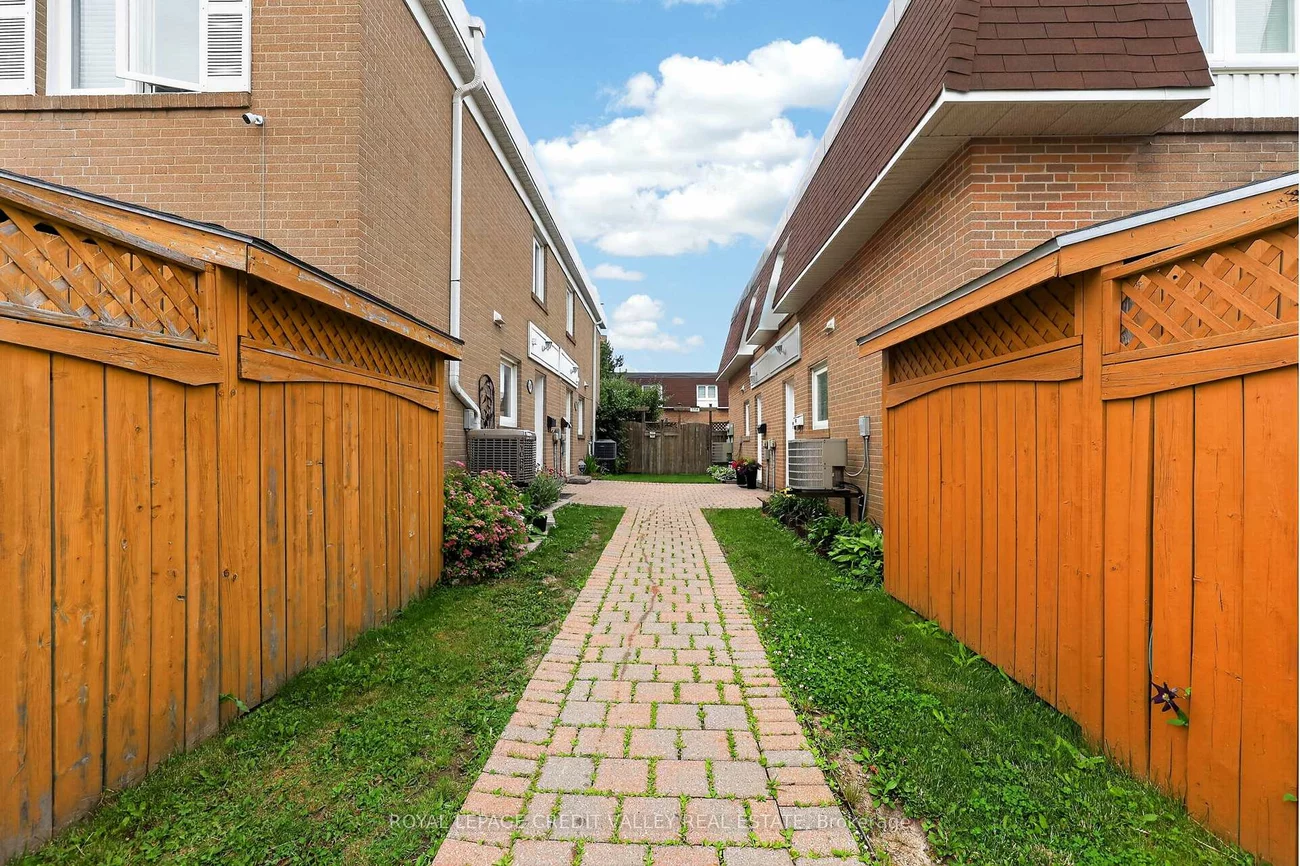 184, Town House, Brampton East, Brampton