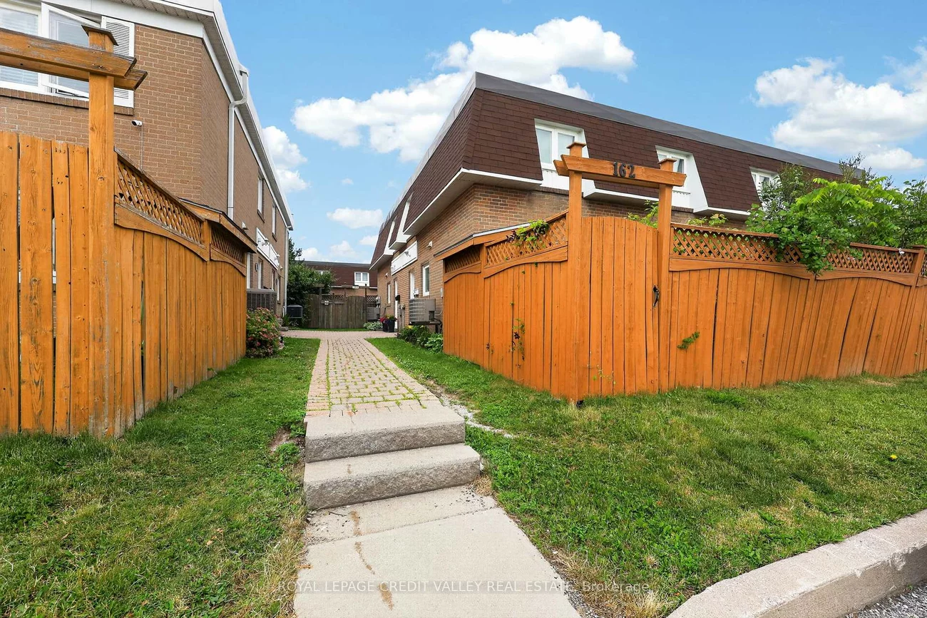 184, Town House, Brampton East, Brampton