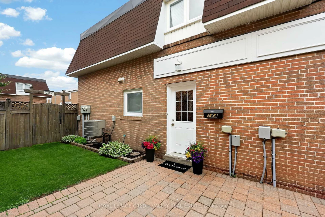 184, Town House, Brampton East, Brampton