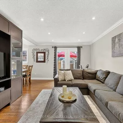 184, Town House, Brampton East, Brampton