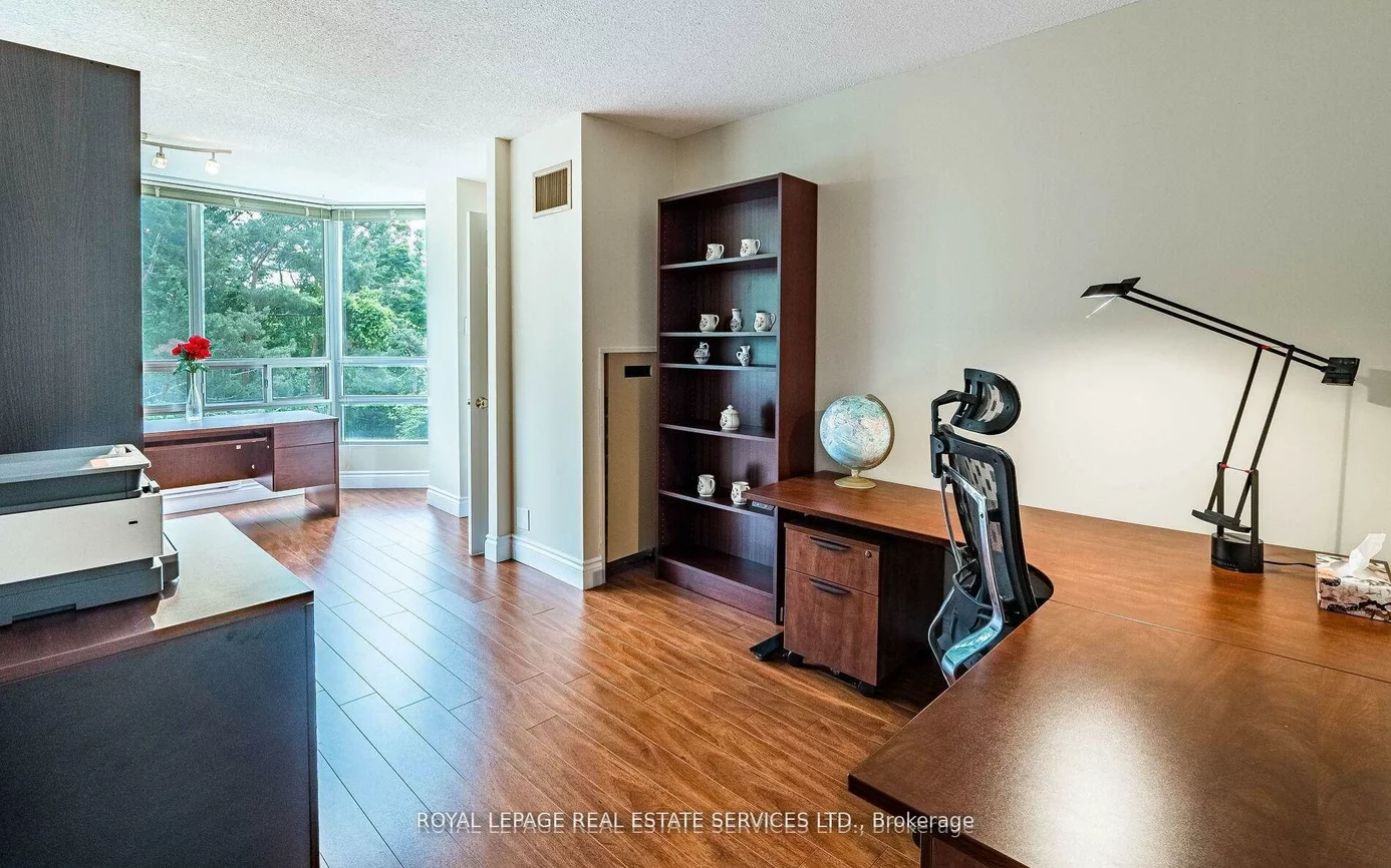 310, Mill, Brampton South, Brampton