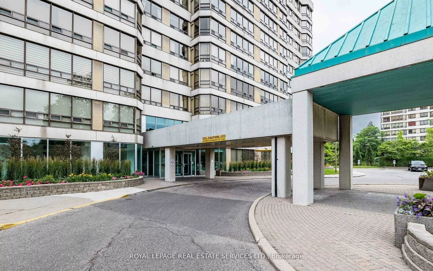310, Mill, Brampton South, Brampton