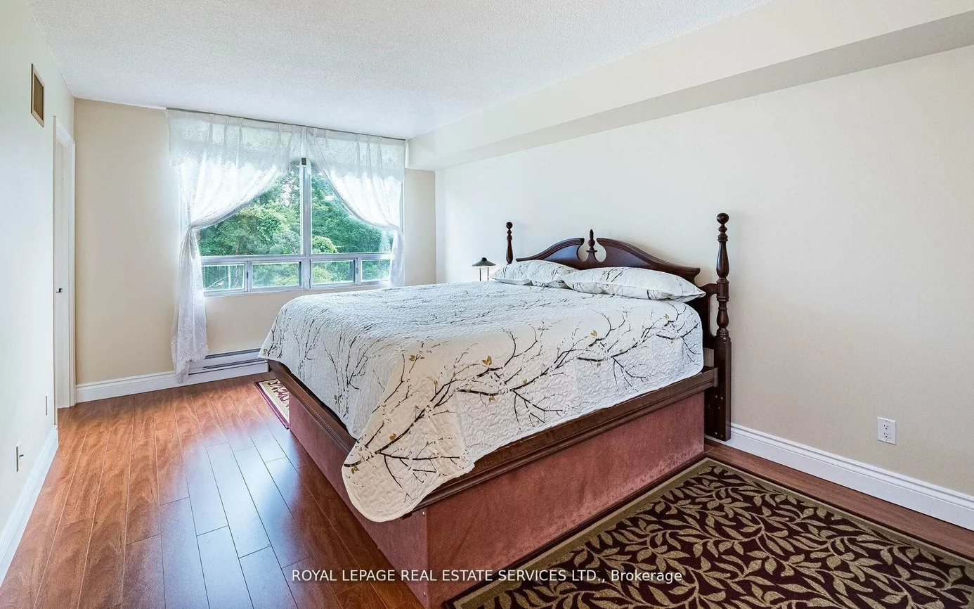 310, Mill, Brampton South, Brampton