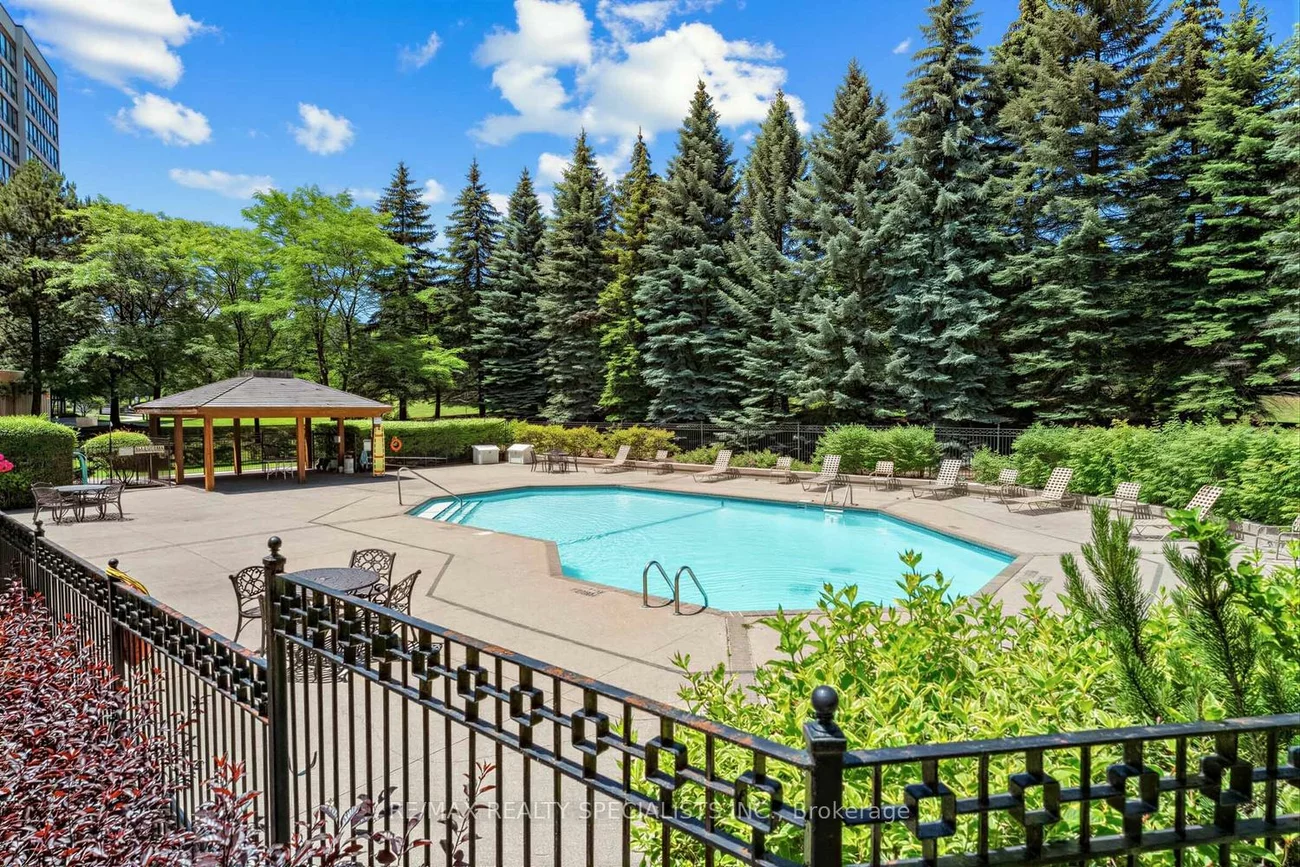 10, Laurelcrest, Queen Street Corridor, Brampton