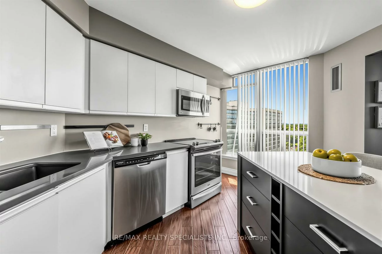 10, Laurelcrest, Queen Street Corridor, Brampton