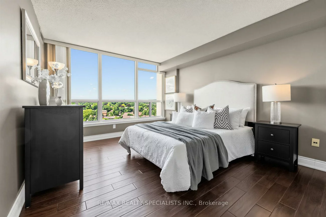 10, Laurelcrest, Queen Street Corridor, Brampton