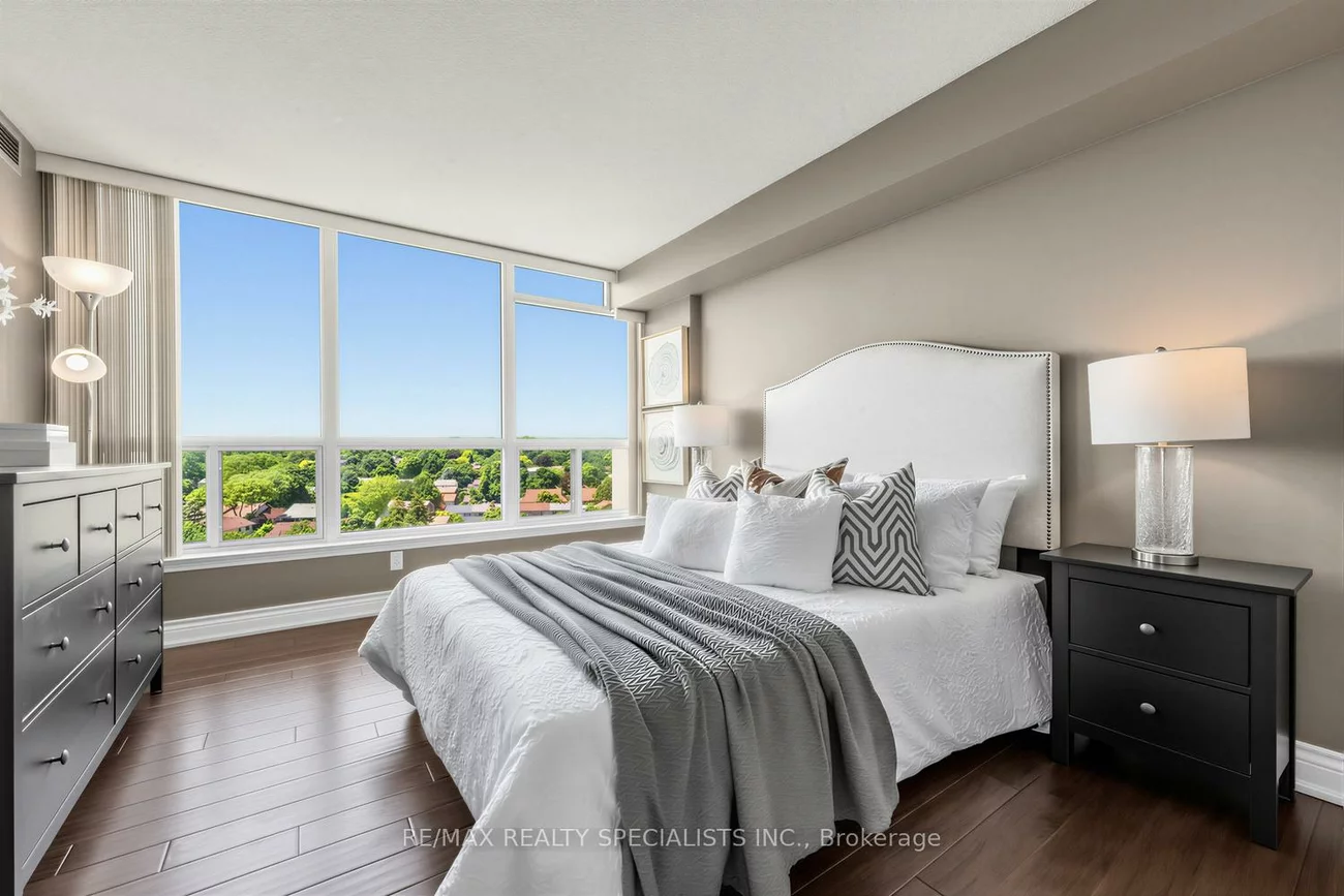 10, Laurelcrest, Queen Street Corridor, Brampton