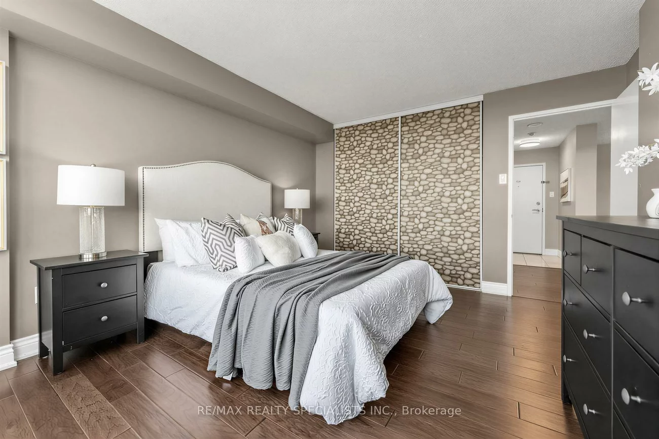 10, Laurelcrest, Queen Street Corridor, Brampton