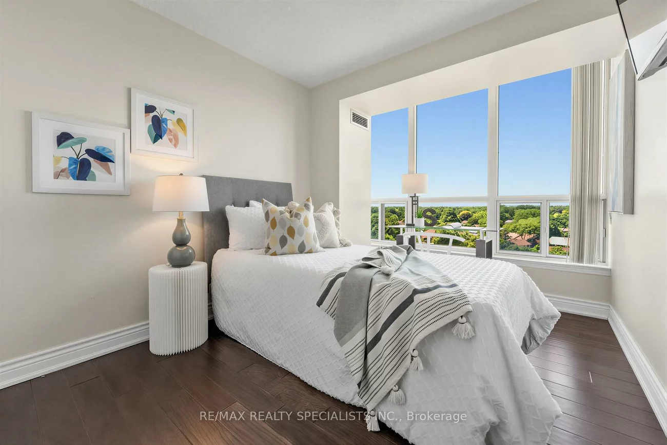 10, Laurelcrest, Queen Street Corridor, Brampton