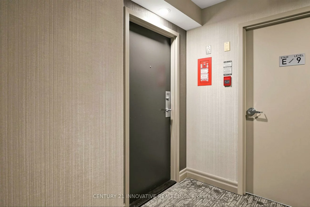 12, Laurelcrest, Queen Street Corridor, Brampton