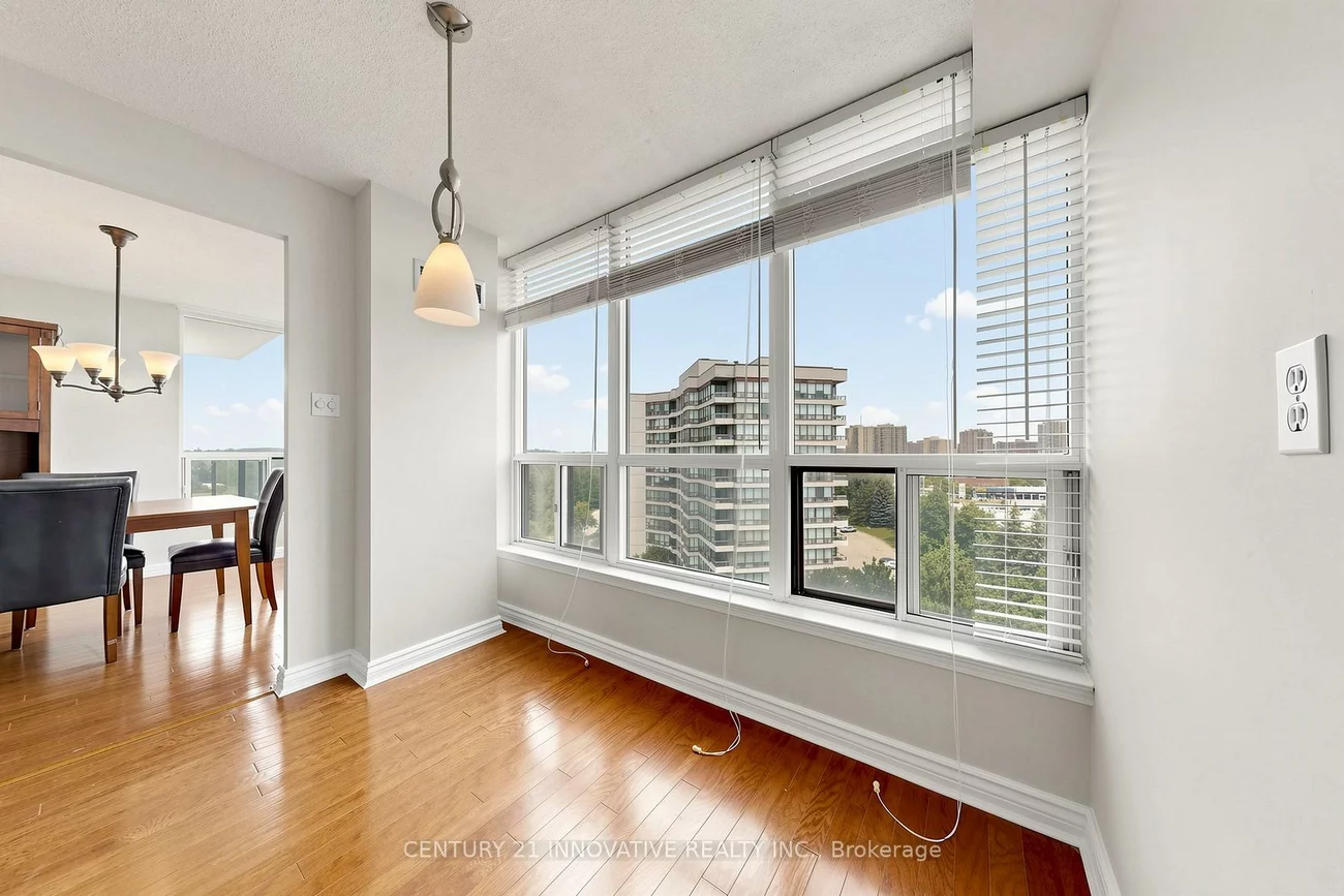 12, Laurelcrest, Queen Street Corridor, Brampton
