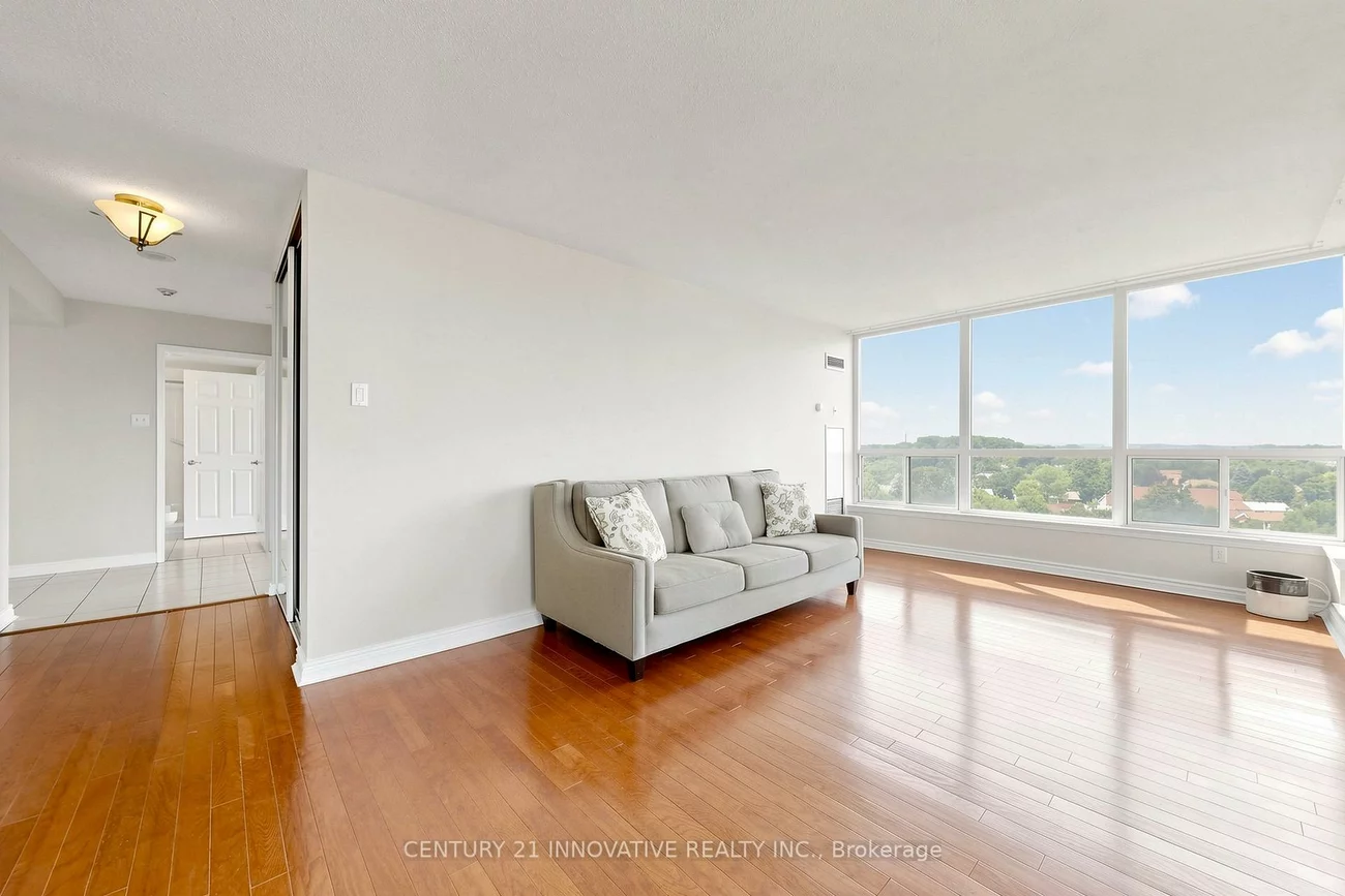 12, Laurelcrest, Queen Street Corridor, Brampton