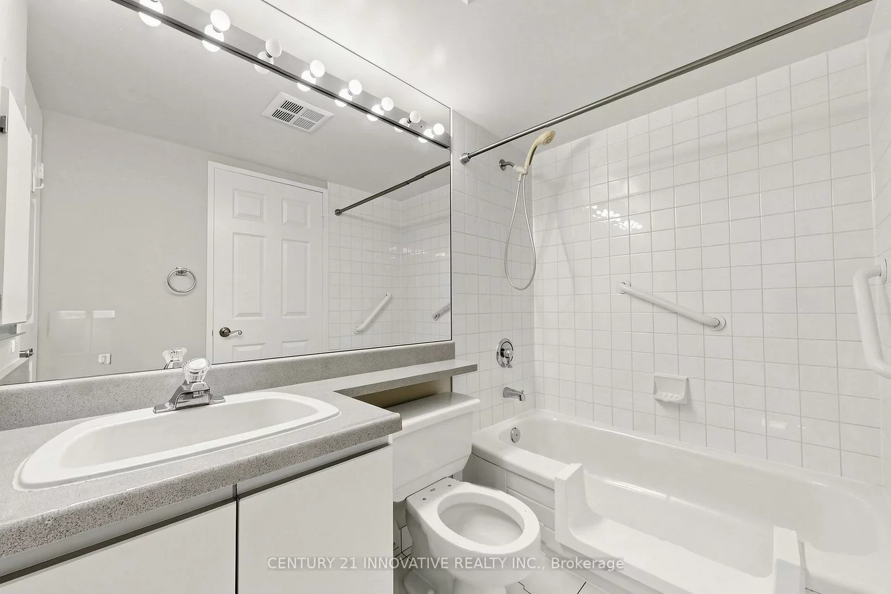 12, Laurelcrest, Queen Street Corridor, Brampton