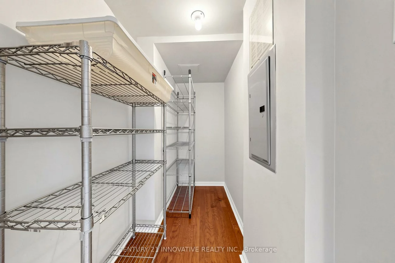 12, Laurelcrest, Queen Street Corridor, Brampton