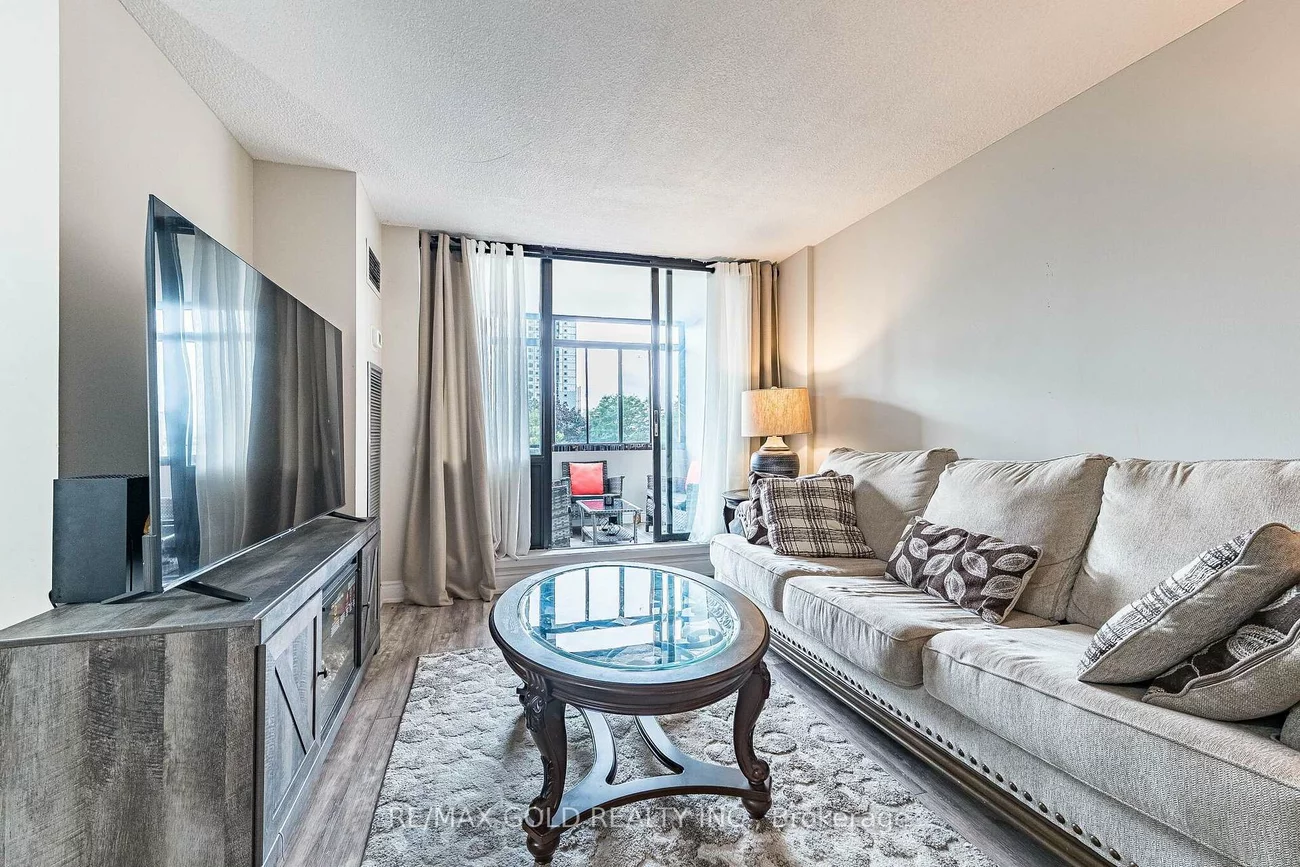 18, Knightsbridge, Queen Street Corridor, Brampton