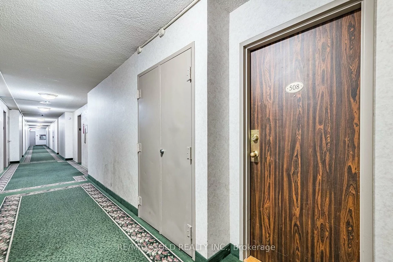 18, Knightsbridge, Queen Street Corridor, Brampton