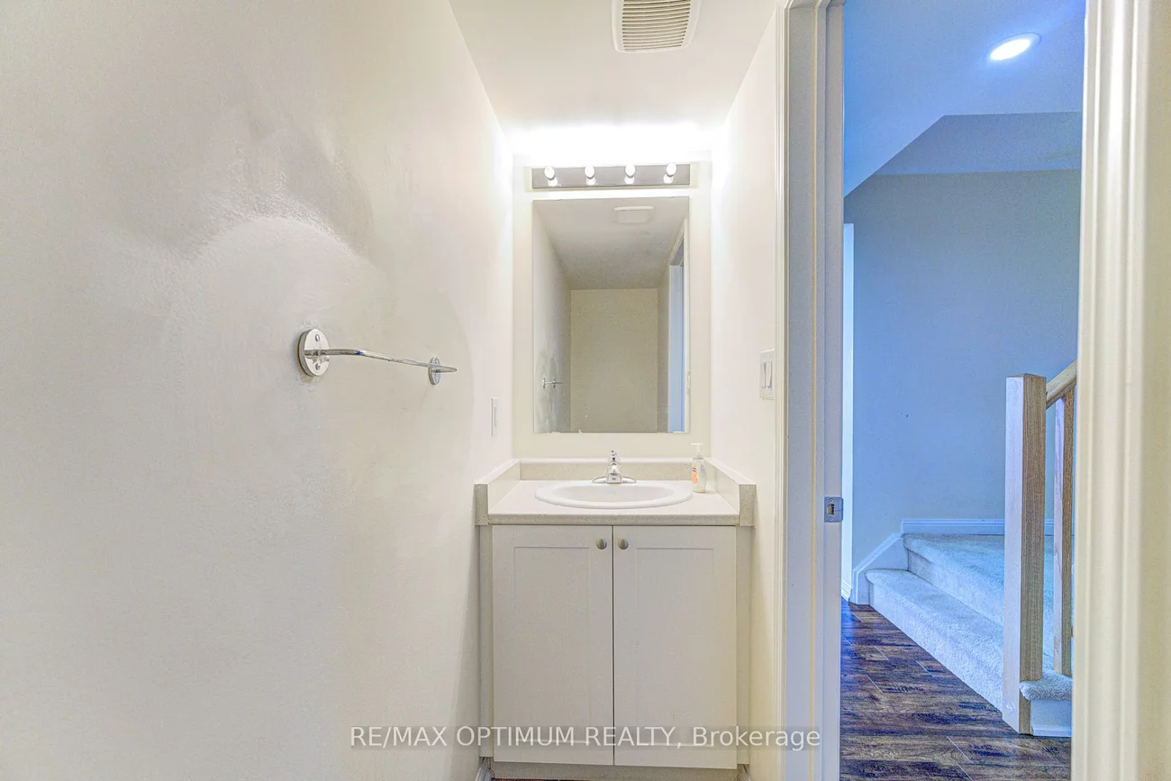 250, Sunny Meadow, Sandringham-Wellington, Brampton
