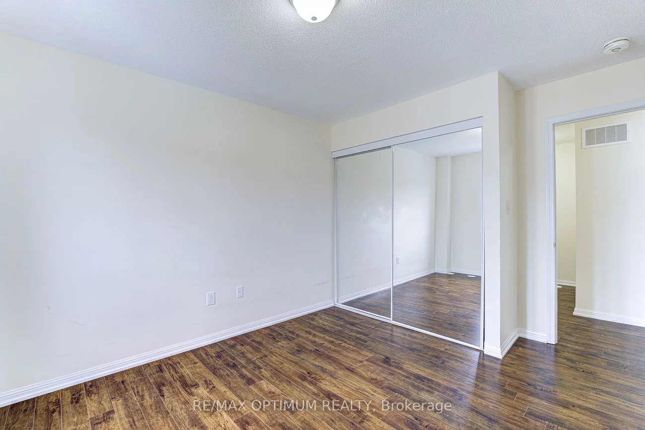 250, Sunny Meadow, Sandringham-Wellington, Brampton