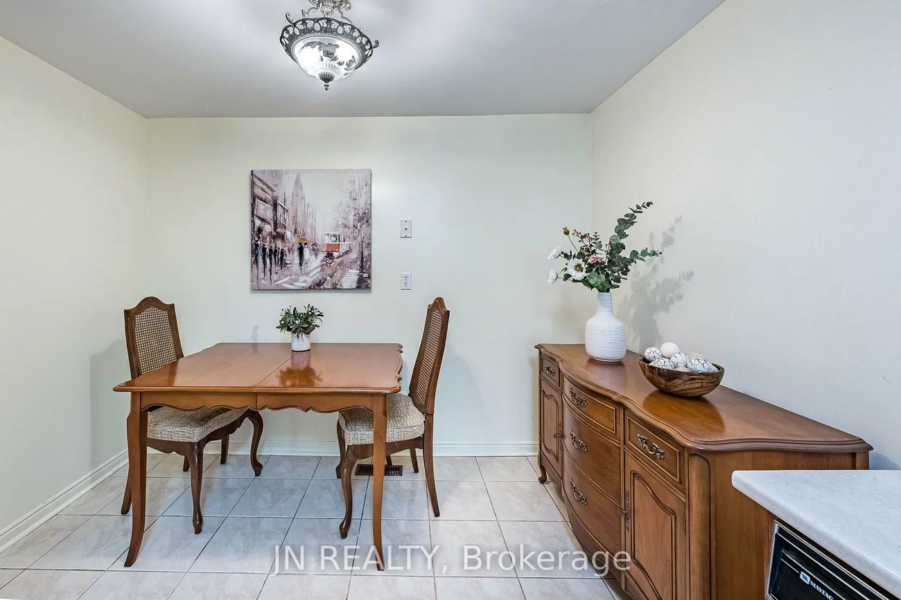 15, Gatwick, Northgate, Brampton