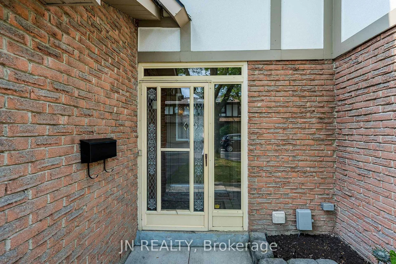 15, Gatwick, Northgate, Brampton