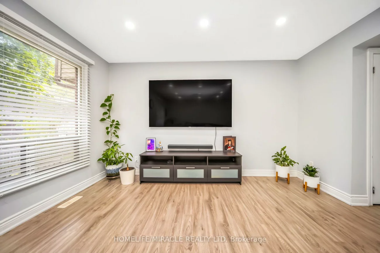 25, Carleton, Bramalea West Industrial, Brampton