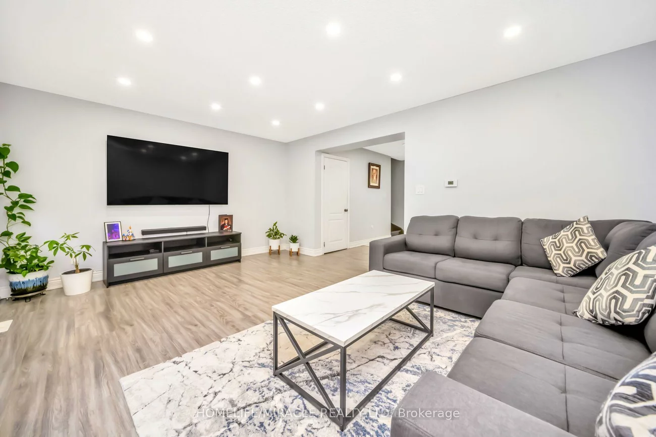 25, Carleton, Bramalea West Industrial, Brampton