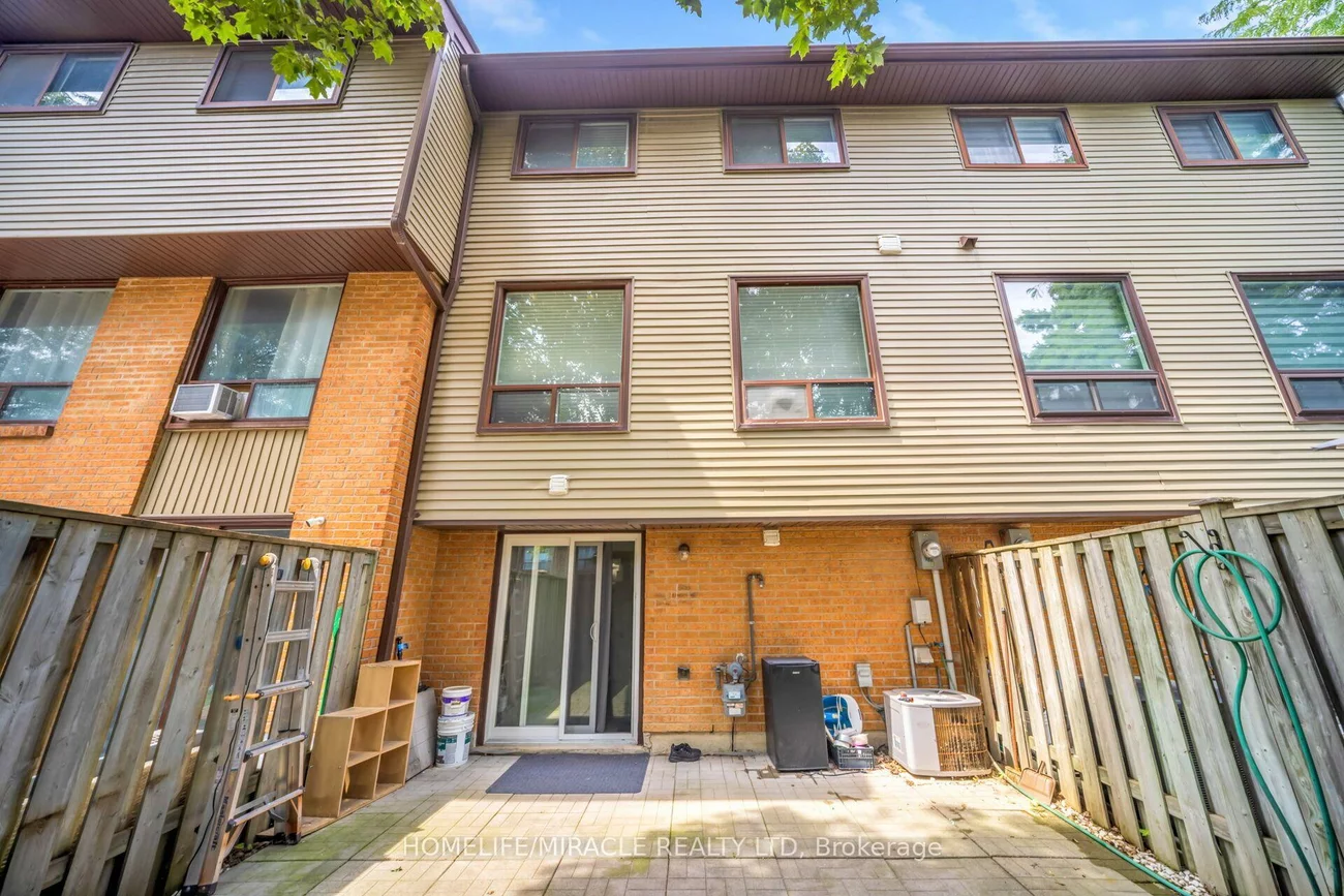 25, Carleton, Bramalea West Industrial, Brampton