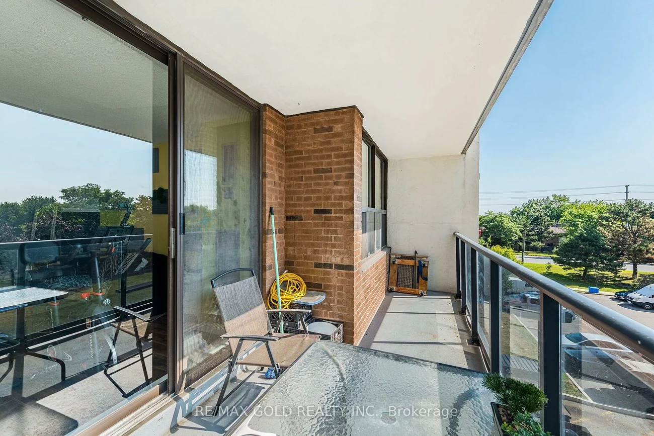 21, Knightsbridge, Queen Street Corridor, Brampton