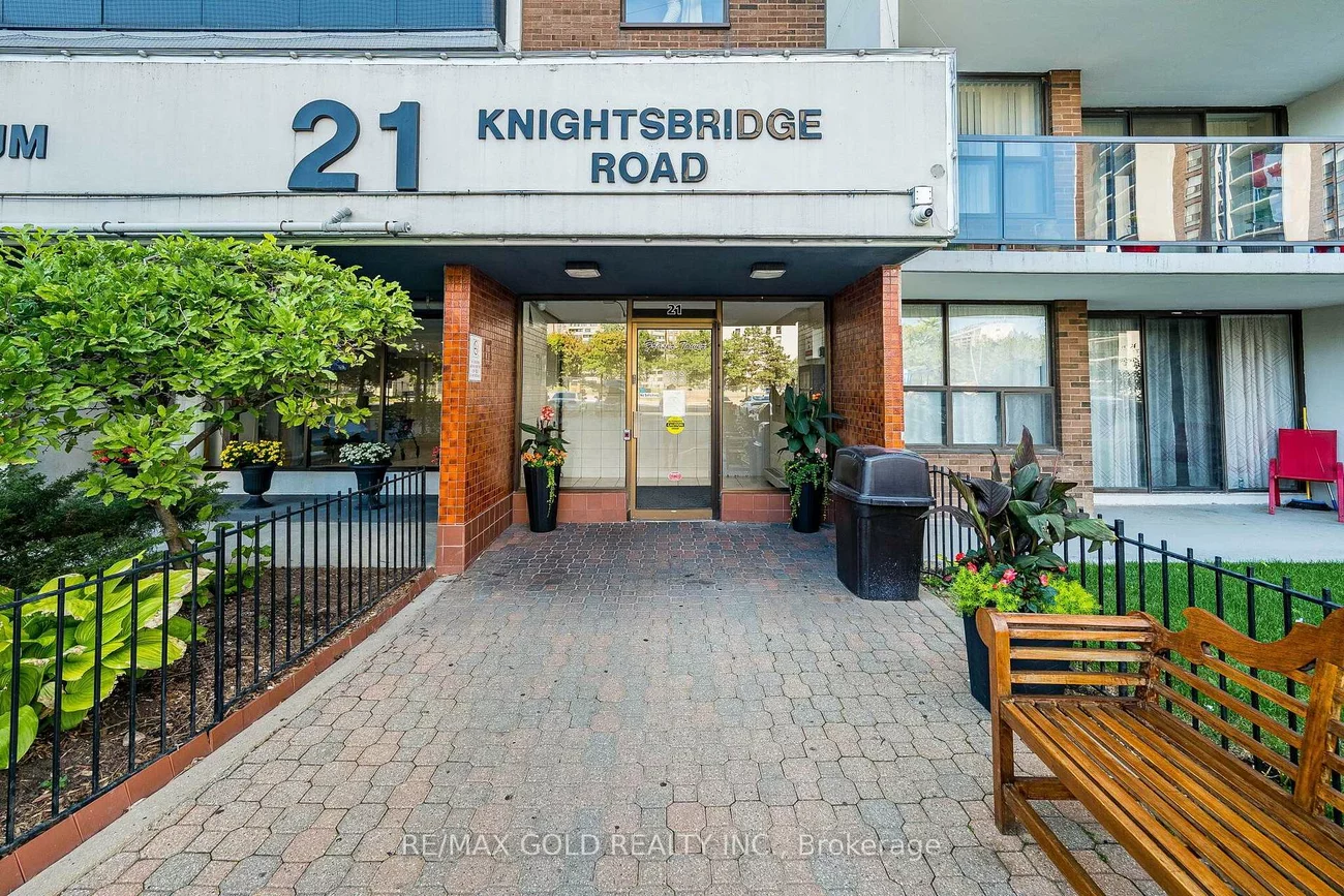 21, Knightsbridge, Queen Street Corridor, Brampton