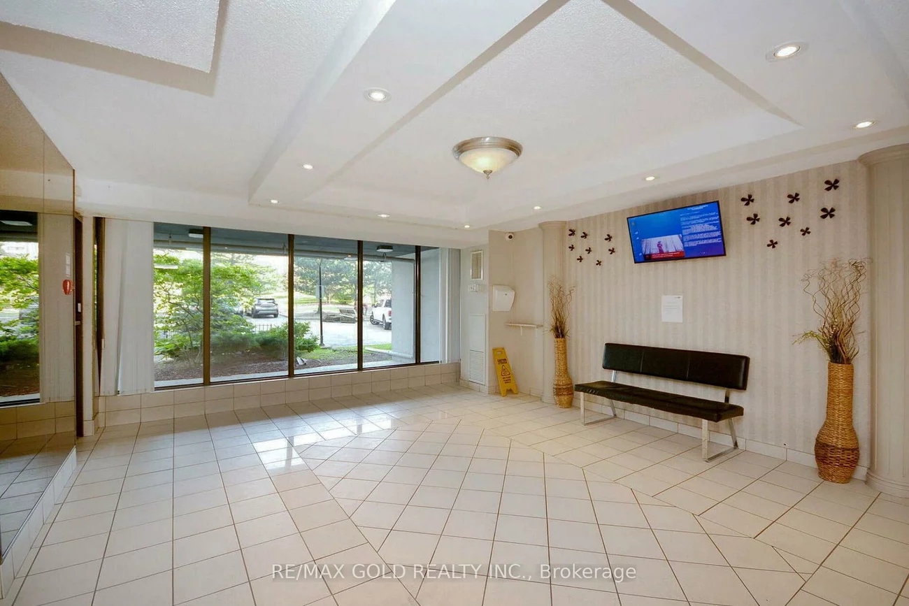 21, Knightsbridge, Queen Street Corridor, Brampton