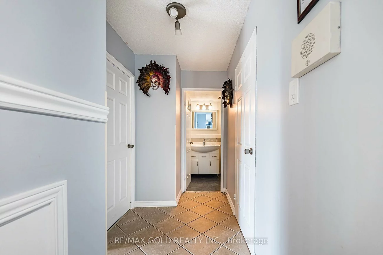 21, Knightsbridge, Queen Street Corridor, Brampton