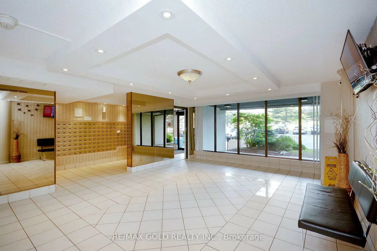 21, Knightsbridge, Queen Street Corridor, Brampton