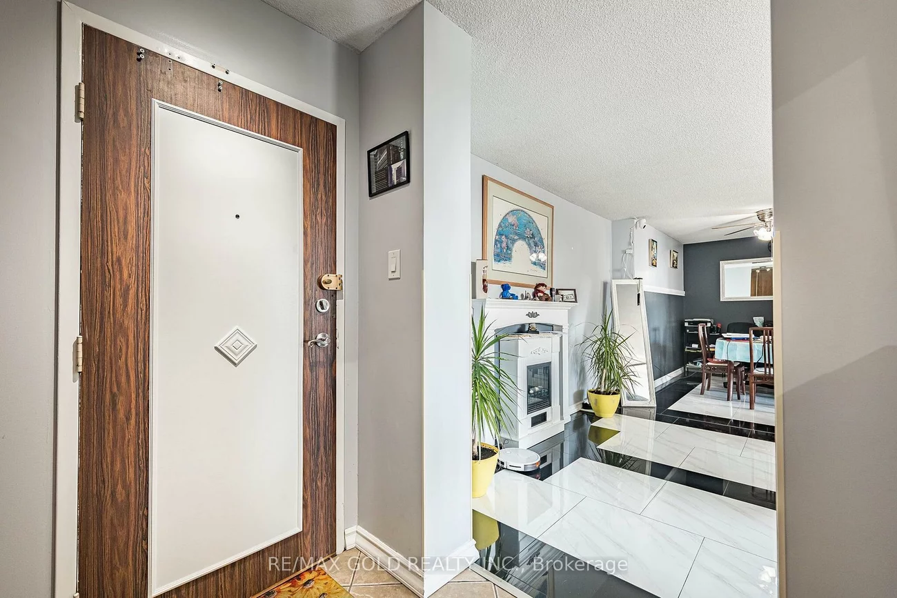 21, Knightsbridge, Queen Street Corridor, Brampton