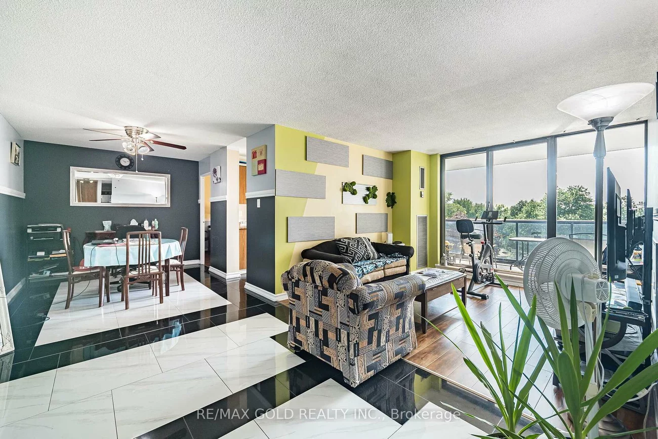 21, Knightsbridge, Queen Street Corridor, Brampton