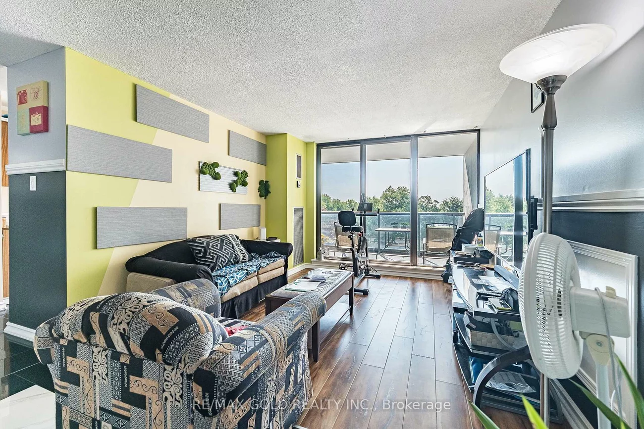 21, Knightsbridge, Queen Street Corridor, Brampton