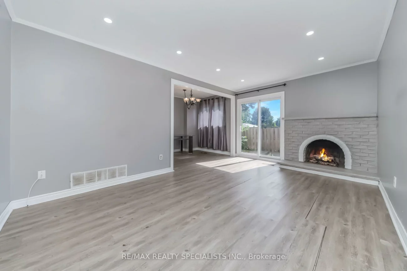 33, Greenwich, Northgate, Brampton