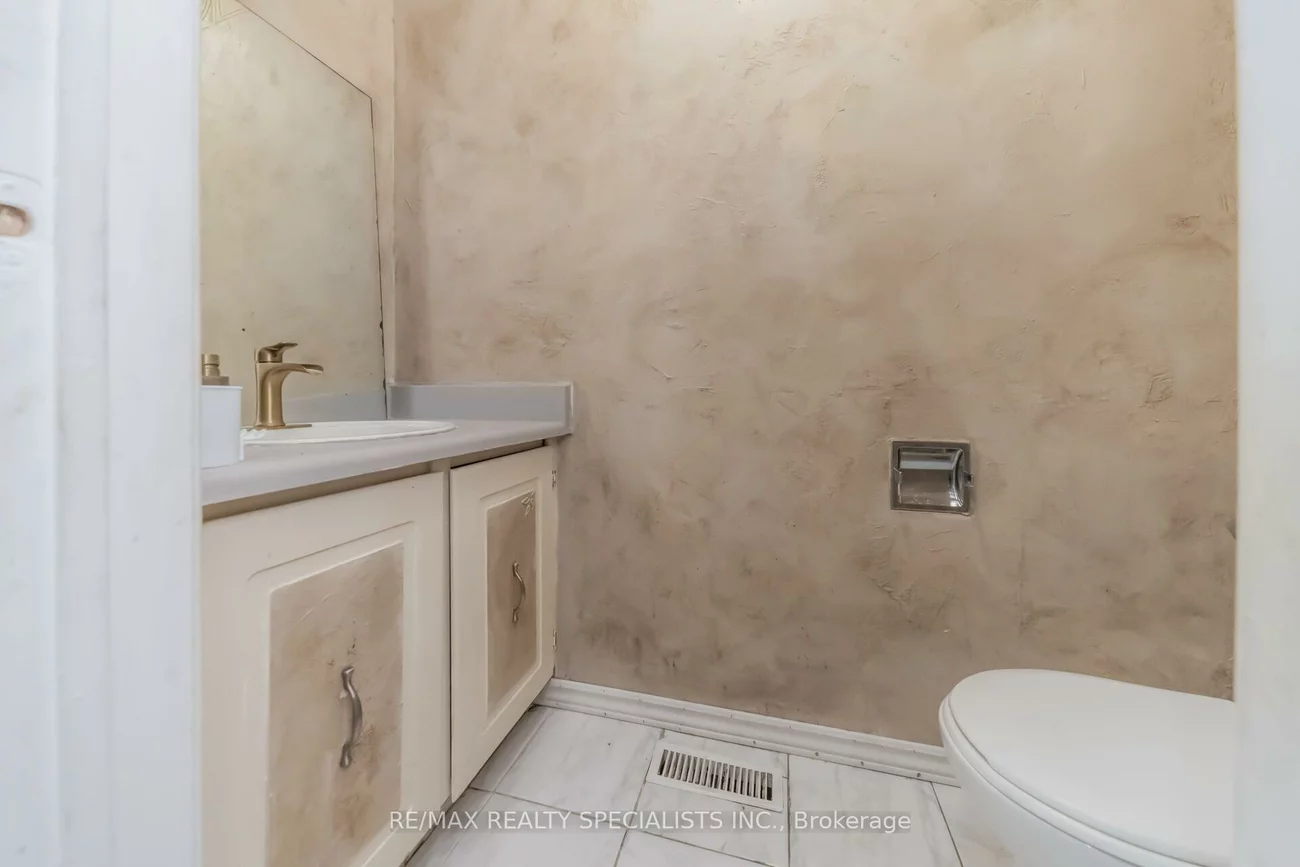 33, Greenwich, Northgate, Brampton