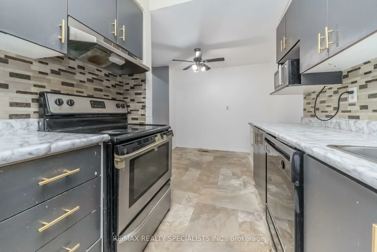 33, Greenwich, Northgate, Brampton