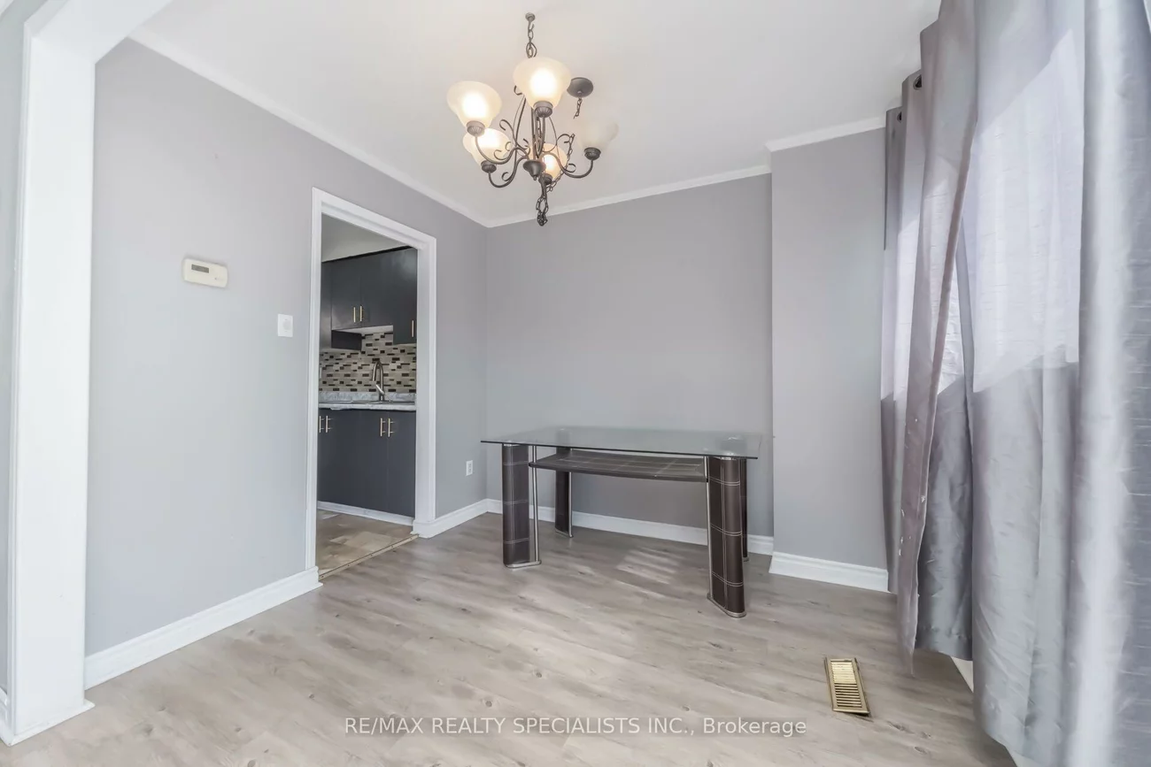 33, Greenwich, Northgate, Brampton