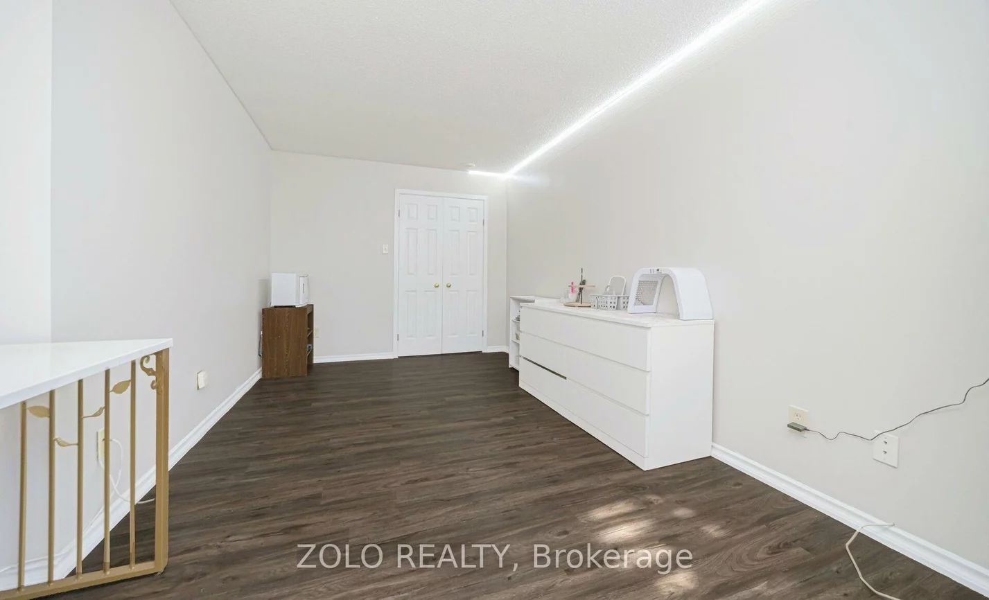 310, Mill, Brampton South, Brampton