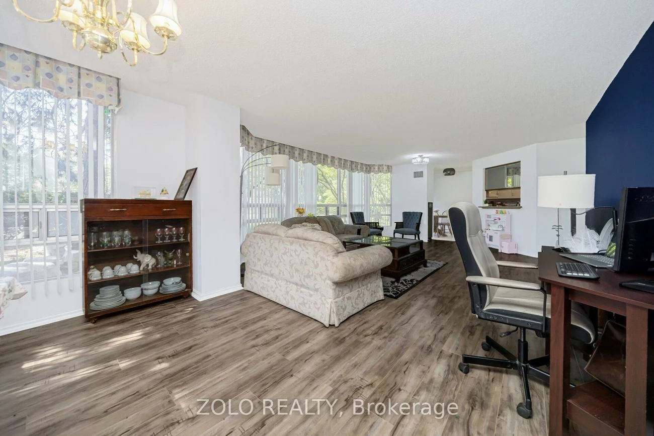 310, Mill, Brampton South, Brampton