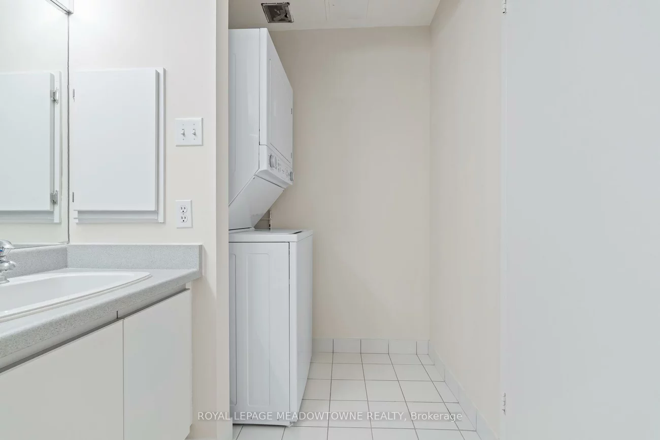 10, Laurelcrest, Queen Street Corridor, Brampton