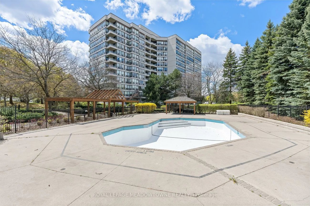 10, Laurelcrest, Queen Street Corridor, Brampton