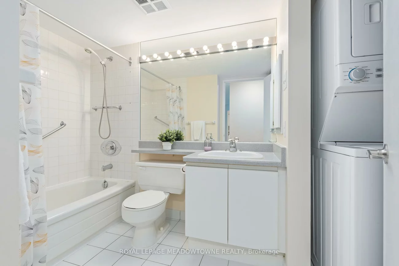 10, Laurelcrest, Queen Street Corridor, Brampton